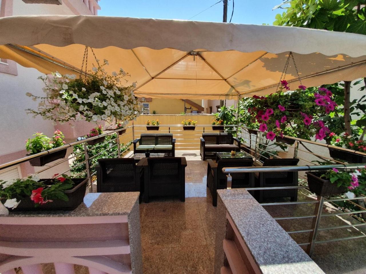 Apartment Vila Varajic