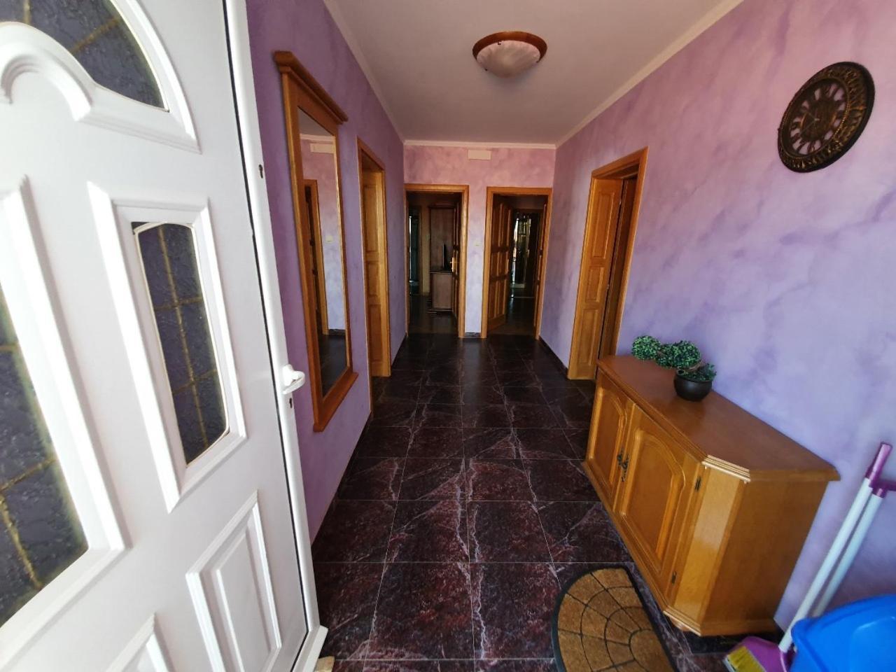 Apartment Vila Varajic